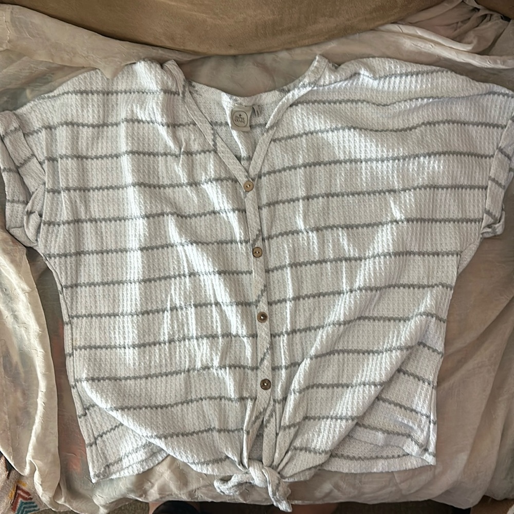 Women’s, Paper Crane, size large top, white and gray stripes, knots in the front